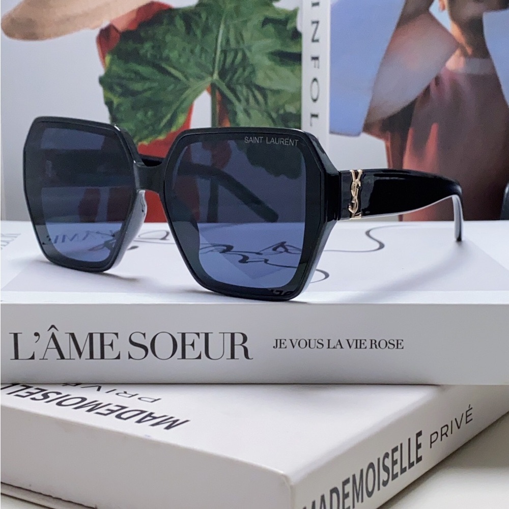 Saint Laurent Fashion sunglasses are simple, elegant and versatile